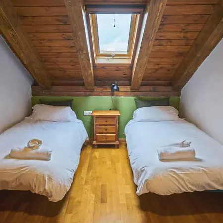 Casa Pirineos Ambos Nyaraló